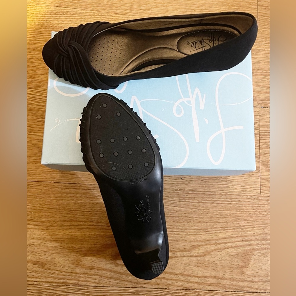 LifeStride Women's Portray Pump, Black Microfiber, Size 9 - Picture 5 of 7